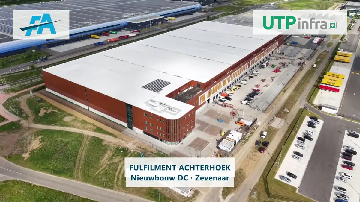 Luchtopname van het nieuwbouw distributiecentrum van Fulfilment Achterhoek in Zevenaar