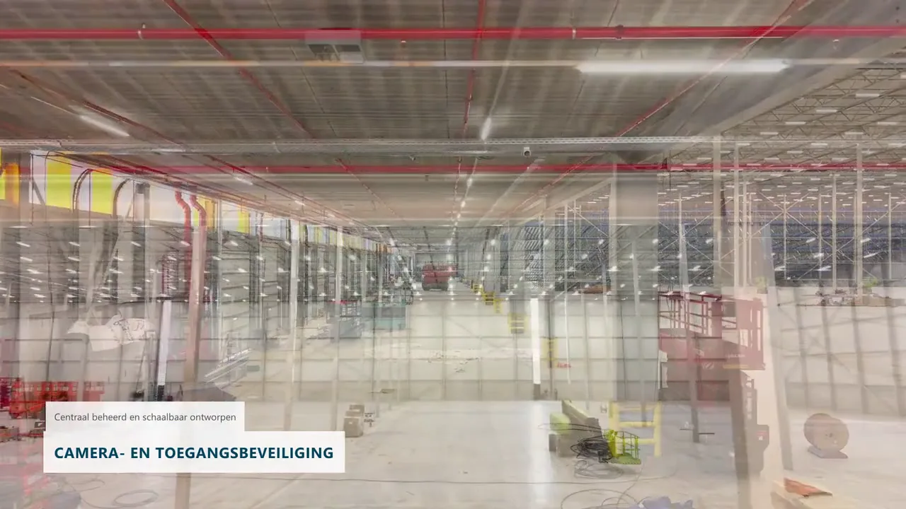 Magazijngang tijdens de bekabelings- en inbouwfase